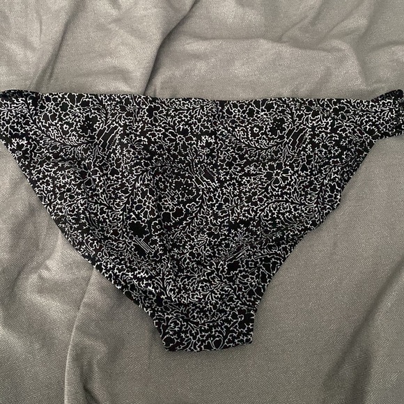 Women’s swim bottoms - Picture 3 of 5